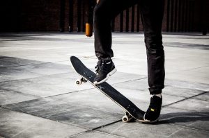 Tail Scraping - stop skateboard