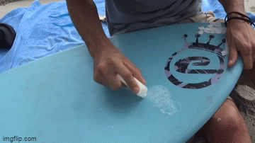 How Do You Wax the Top of a Skimboard