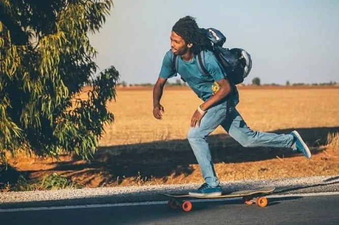 how to push on a longboard