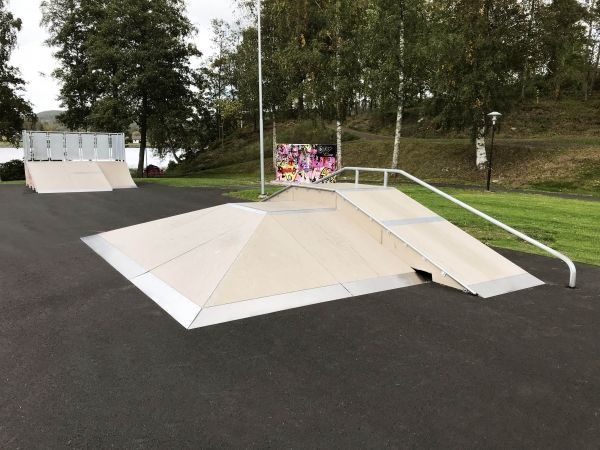 Fun Box Skateboard Ramp