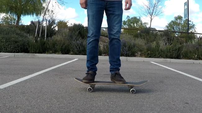 How to Push on a Skateboard