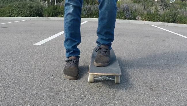 How to push on a skateboard - Lift off the back foot