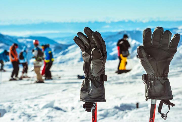 How To Choose Snowboard Gloves